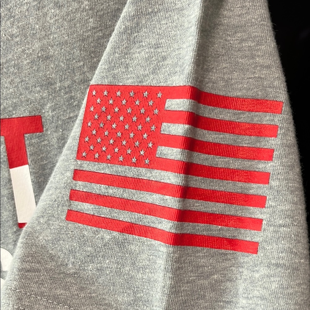 UNDER ARMOUR - 🇺🇸 Teen HeatGear Gray Shirt - Picture 3 of 5